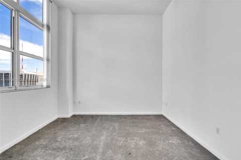 Купить кондоминиум в Майами, Флорида 1 спальня, 57.6м2, № 1985743 - фото 12