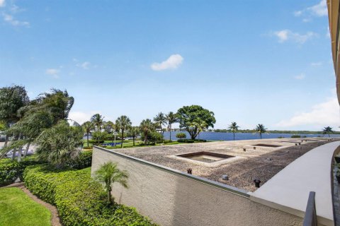 Copropriété à louer à North Palm Beach, Floride: 2 chambres, 115.57 m2 № 2153642 - photo 8