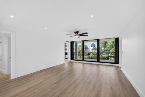 Copropriété à louer à North Palm Beach, Floride: 2 chambres, 115.57 m2 № 2153642 - photo 14