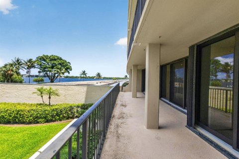 Copropriété à louer à North Palm Beach, Floride: 2 chambres, 115.57 m2 № 2153642 - photo 3