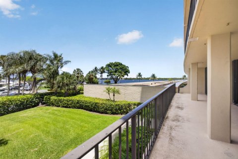 Copropriété à louer à North Palm Beach, Floride: 2 chambres, 115.57 m2 № 2153642 - photo 2