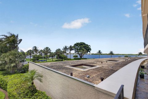 Copropriété à louer à North Palm Beach, Floride: 2 chambres, 115.57 m2 № 2153642 - photo 6
