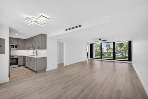 Copropriété à louer à North Palm Beach, Floride: 2 chambres, 115.57 m2 № 2153642 - photo 11