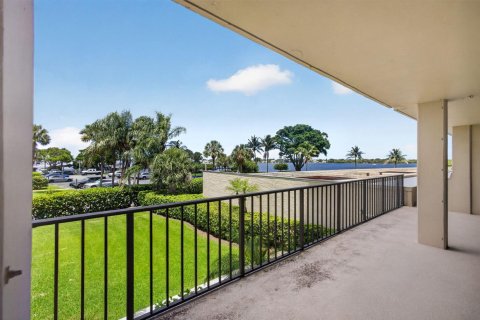 Copropriété à louer à North Palm Beach, Floride: 2 chambres, 115.57 m2 № 2153642 - photo 5