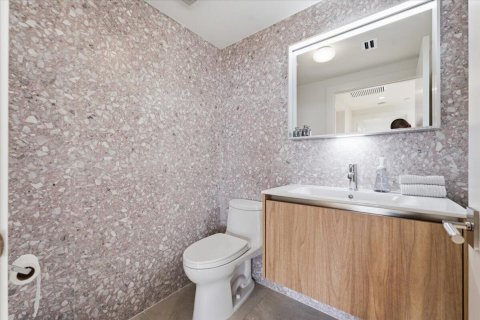 Condo in Fort Lauderdale, Florida, 3 bedrooms  № 2146911 - photo 27