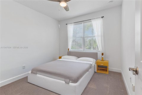 House in Port St. Lucie, Florida 3 bedrooms, 148.55 sq.m. № 2003110 - photo 20