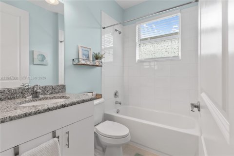 House in Port St. Lucie, Florida 3 bedrooms, 148.55 sq.m. № 2003110 - photo 21