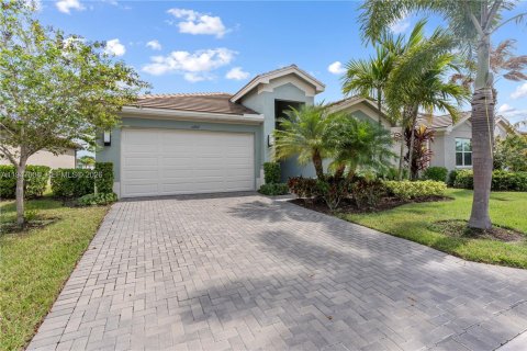 House in Port St. Lucie, Florida 3 bedrooms, 148.55 sq.m. № 2003110 - photo 16