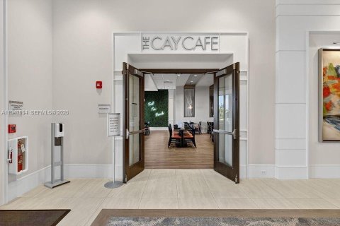 House in Port St. Lucie, Florida 3 bedrooms, 148.55 sq.m. № 2003110 - photo 6