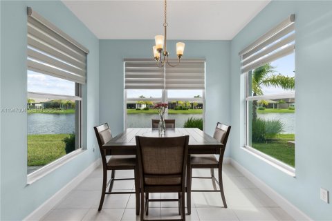 House in Port St. Lucie, Florida 3 bedrooms, 148.55 sq.m. № 2003110 - photo 29