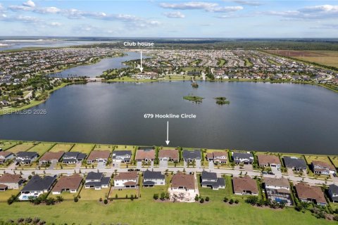 House in Port St. Lucie, Florida 3 bedrooms, 148.55 sq.m. № 2003110 - photo 3