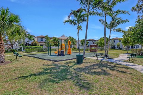 Adosado en venta en Riviera Beach, Florida, 4 dormitorios, 172.89 m2 № 1208662 - foto 1
