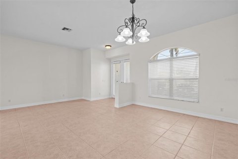 House in Cape Coral, Florida 3 bedrooms, 204.01 sq.m. № 1649044 - photo 11