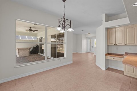 House in Cape Coral, Florida 3 bedrooms, 204.01 sq.m. № 1649044 - photo 18