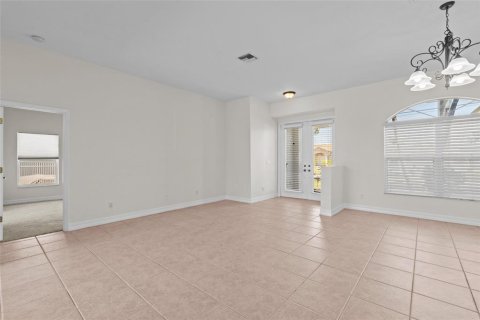 House in Cape Coral, Florida 3 bedrooms, 204.01 sq.m. № 1649044 - photo 10
