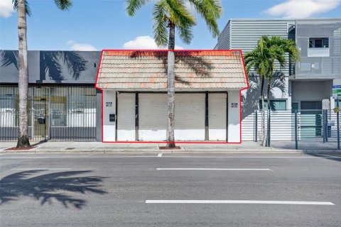 Propiedad comercial en venta en Miami, Florida № 2054793 - foto 2