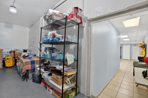 Propiedad comercial en venta en Miami, Florida № 2054793 - foto 26