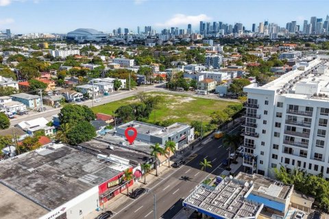 Propiedad comercial en venta en Miami, Florida № 2054793 - foto 27