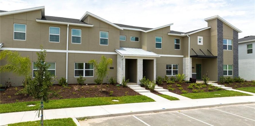 Adosado en Kissimmee, Florida 4 dormitorios, 176.7 m2 № 2239848