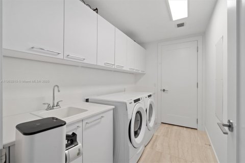 Copropriété à vendre à Fort Lauderdale, Floride: 3 chambres, 203.55 m2 № 1955634 - photo 18