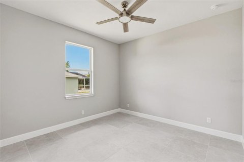 House in Rotonda, Florida 3 bedrooms, 162.76 sq.m. № 2099389 - photo 25