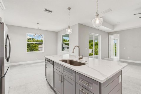 House in Rotonda, Florida 3 bedrooms, 162.76 sq.m. № 2099389 - photo 10