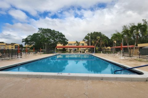 Condo in Tamarac, Florida, 1 bedroom  № 1972117 - photo 19