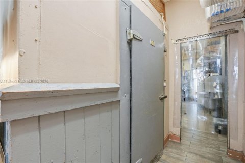 Купить коммерческую недвижимость в Хайалиа, Флорида № 2152881 - фото 5