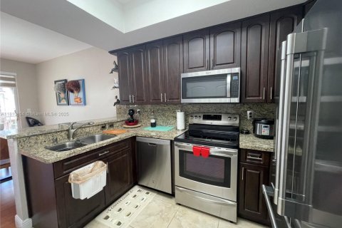 Купить кондоминиум в Майами, Флорида 2 спальни, 112.04м2, № 1758805 - фото 22