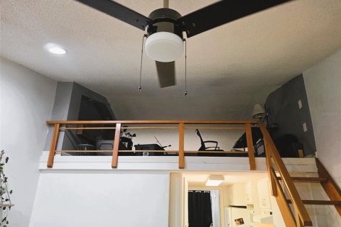 Condo in Lutz, Florida, 1 bedroom  № 2108031 - photo 5