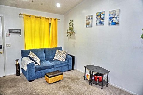 Condo in Lutz, Florida, 1 bedroom  № 2108031 - photo 11