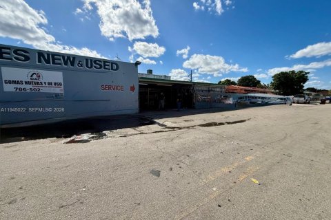 Immobilier commercial à vendre à Hialeah, Floride № 2089267 - photo 12