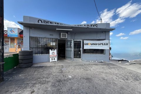 Immobilier commercial à Hialeah, Floride № 2089267