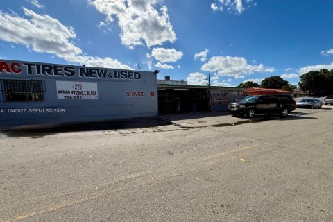 Immobilier commercial à vendre à Hialeah, Floride № 2089267 - photo 11