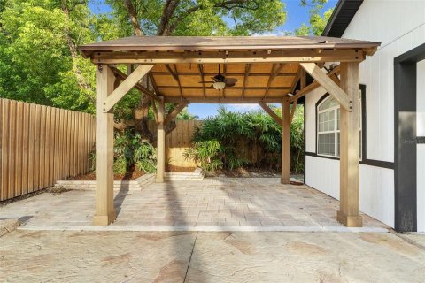 Villa ou maison à vendre à Tampa, Floride: 4 chambres, 171.22 m2 № 2422725 - photo 23