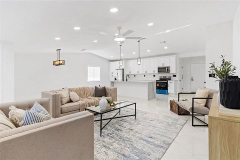 Villa ou maison à vendre à Tampa, Floride: 4 chambres, 171.22 m2 № 2422725 - photo 3