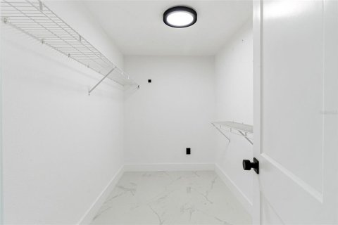 Villa ou maison à vendre à Tampa, Floride: 4 chambres, 171.22 m2 № 2422725 - photo 12