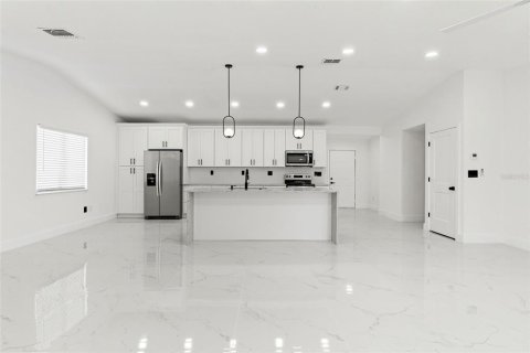 Villa ou maison à vendre à Tampa, Floride: 4 chambres, 171.22 m2 № 2422725 - photo 7