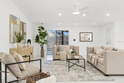 Villa ou maison à vendre à Tampa, Floride: 4 chambres, 171.22 m2 № 2422725 - photo 6