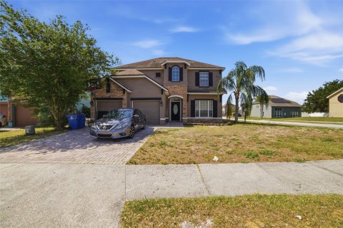 House in Haines City, Florida 5 bedrooms, 234.67 sq.m. № 2113042