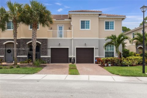 Condo in Hobe Sound, Florida, 4 bedrooms  № 1760982 - photo 1