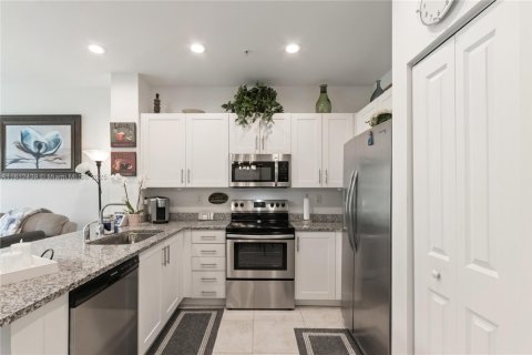Condo in Hobe Sound, Florida, 4 bedrooms  № 1760982 - photo 11