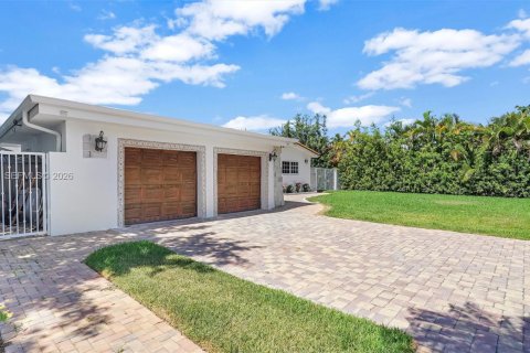 Villa ou maison à vendre à Hollywood, Floride: 3 chambres, 161.28 m2 № 2010848 - photo 2