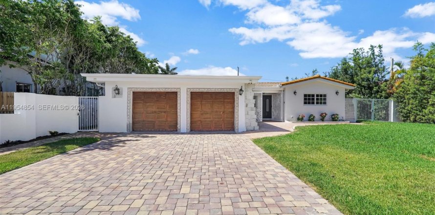 Villa ou maison à Hollywood, Floride 3 chambres, 161.28 m2 № 2010848