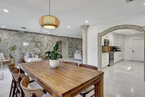 Villa ou maison à vendre à Hollywood, Floride: 3 chambres, 161.28 m2 № 2010848 - photo 13