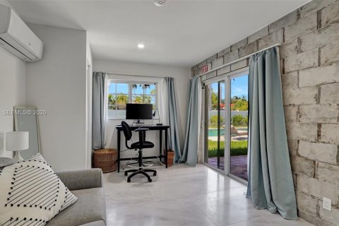 Villa ou maison à vendre à Hollywood, Floride: 3 chambres, 161.28 m2 № 2010848 - photo 20
