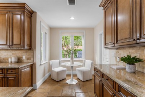 House in Coral Gables, Florida 5 bedrooms, 380.53 sq.m. № 1599087 - photo 28