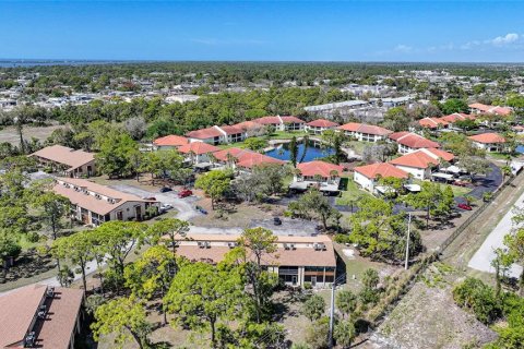 Condo in Englewood, Florida, 2 bedrooms  № 2094835 - photo 29