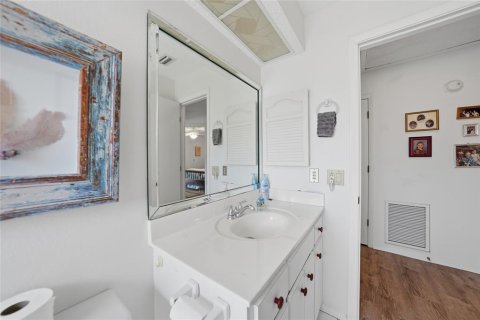 Condo in Englewood, Florida, 2 bedrooms  № 2094835 - photo 20