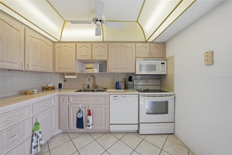 Condo in Englewood, Florida, 2 bedrooms  № 2094835 - photo 9